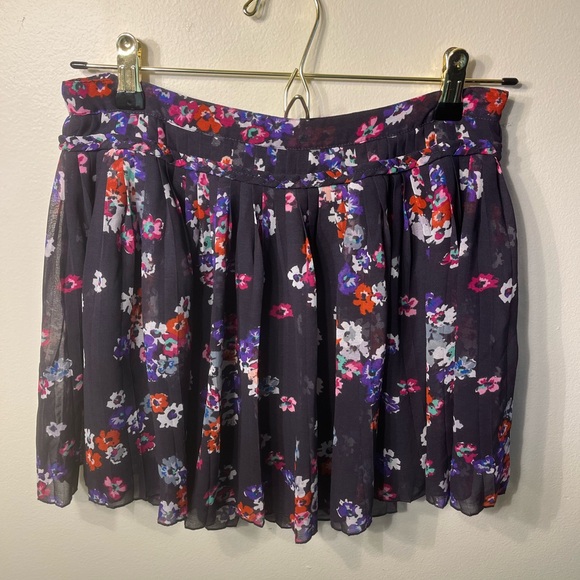 American Eagle Outfitters Dresses & Skirts - American Eagle Floral Mini Skirt